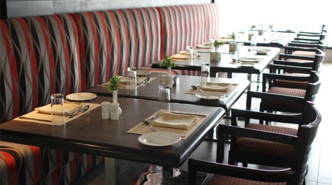 Savoy Suites Manesar Gurgaon Bagian luar foto