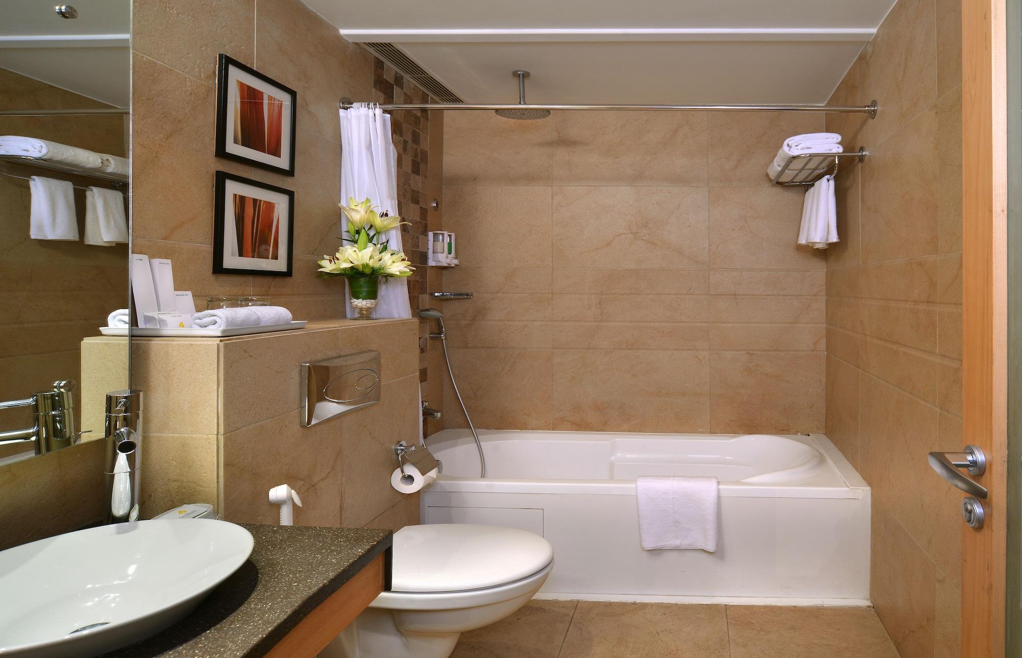 Savoy Suites Manesar Gurgaon Bagian luar foto