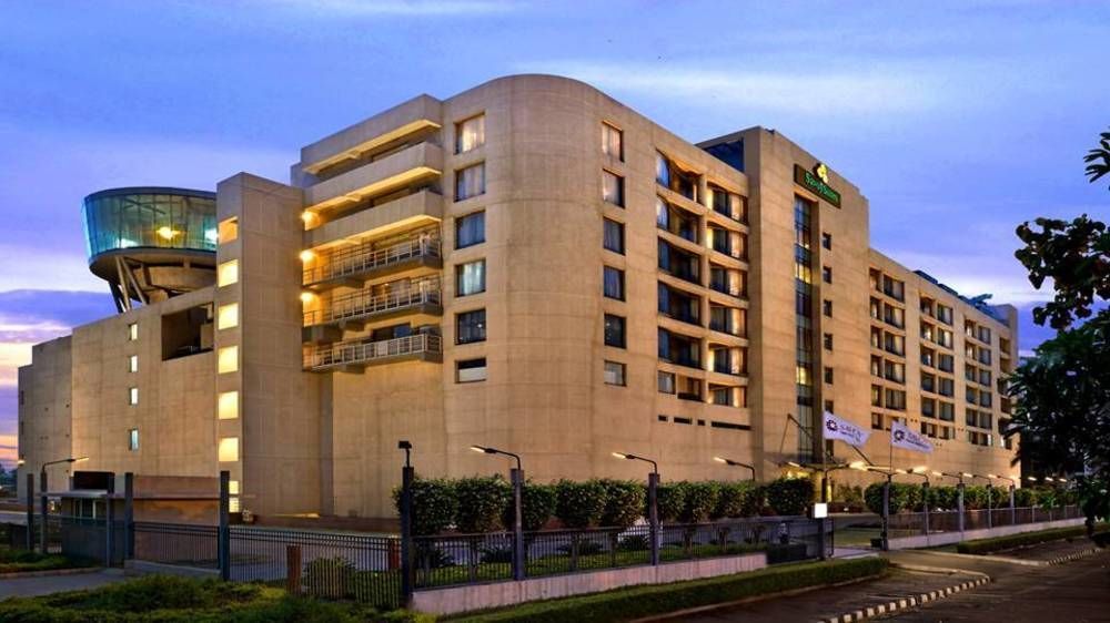 Savoy Suites Manesar Gurgaon Bagian luar foto