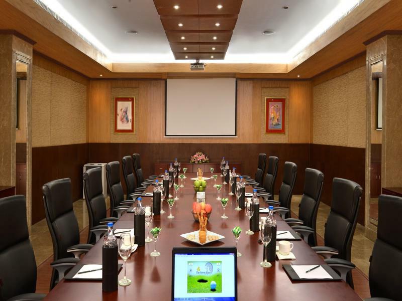 Savoy Suites Manesar Gurgaon Bagian luar foto